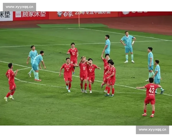 激情碰撞绿茵赛场全景展现橄榄球比赛的速度力量与团队荣耀